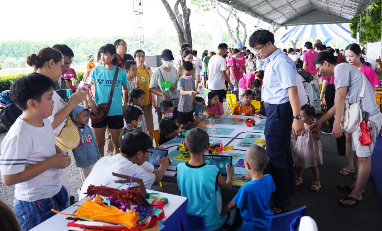 Sôi động ngày hội Phú Mỹ Hưng hướng về trẻ em: ‘Lễ hội mùa hè – Chơi để học’