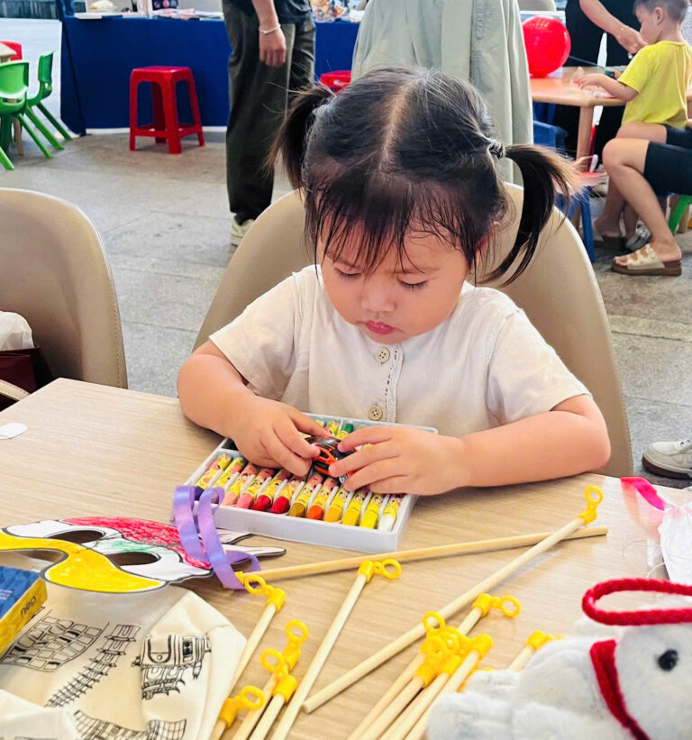 Cư dân nhí Phú Mỹ Hưng rộn ràng đón Trung thu 2025